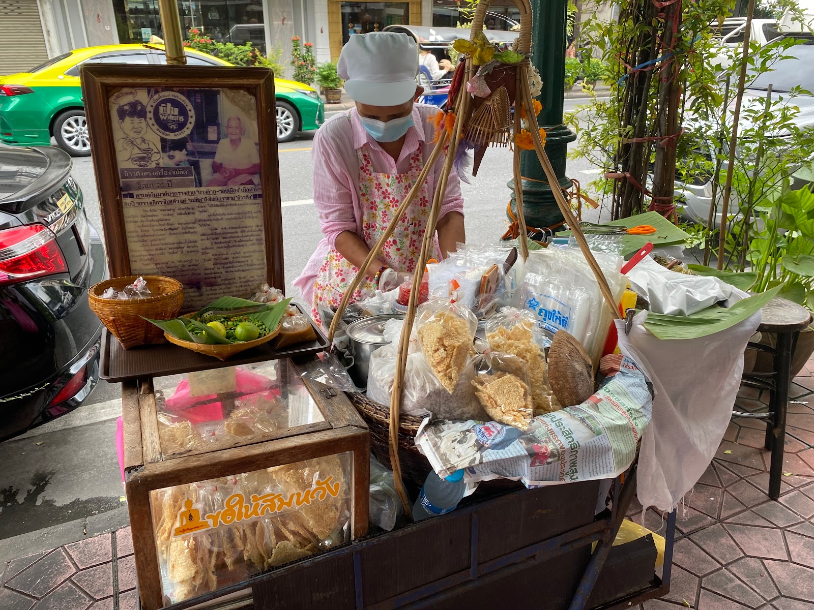 Mae Chit Khao Thanh has been popular for 70 years.