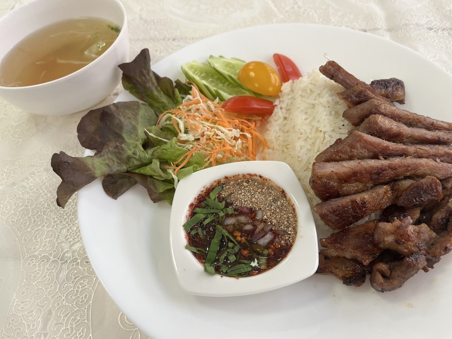 WhiteKitchen by Jibpavarin