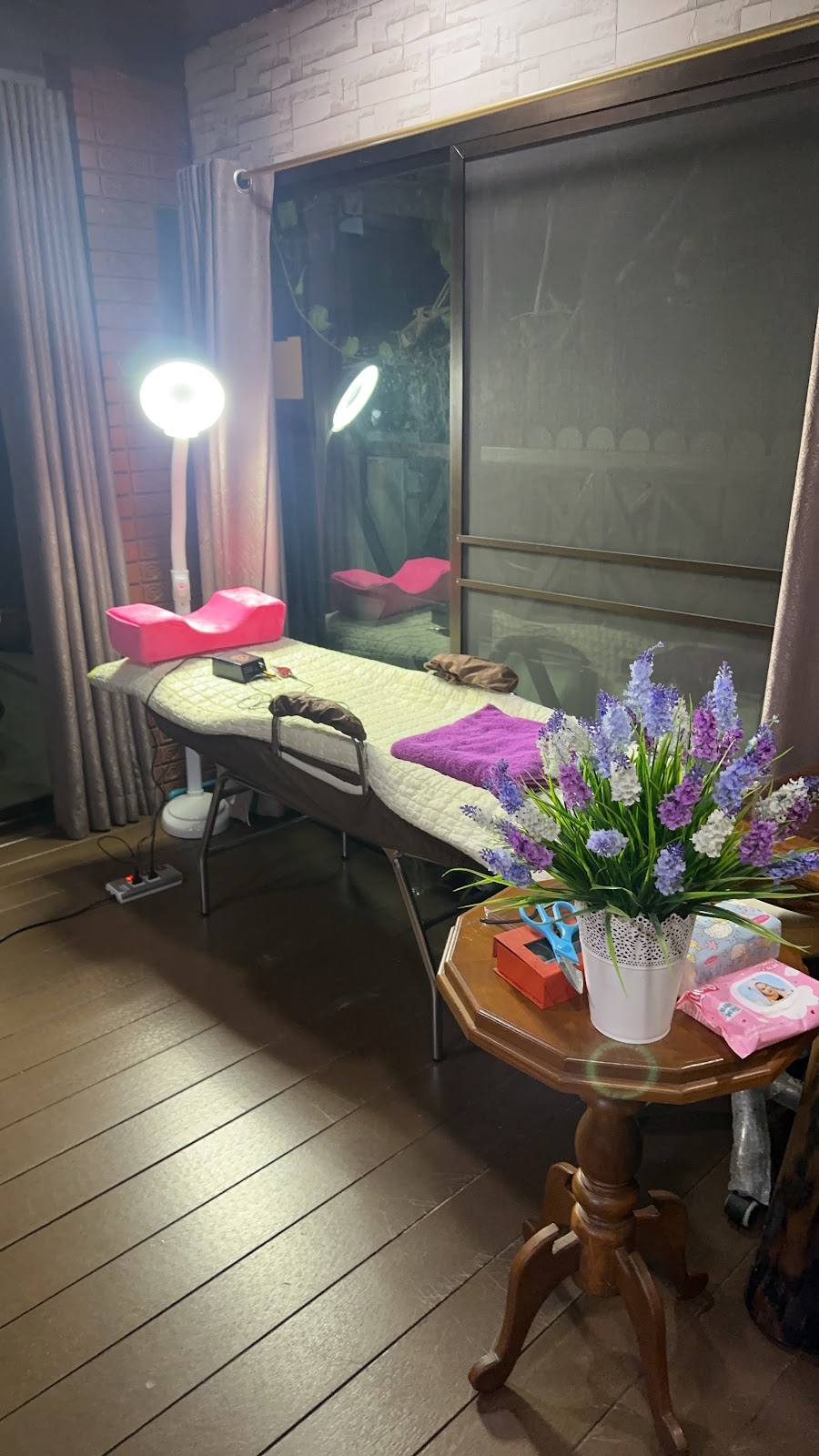 Love Beauty by Khun Tuk, eyelash extensions, eyebrow tattoos and gel nail polish.