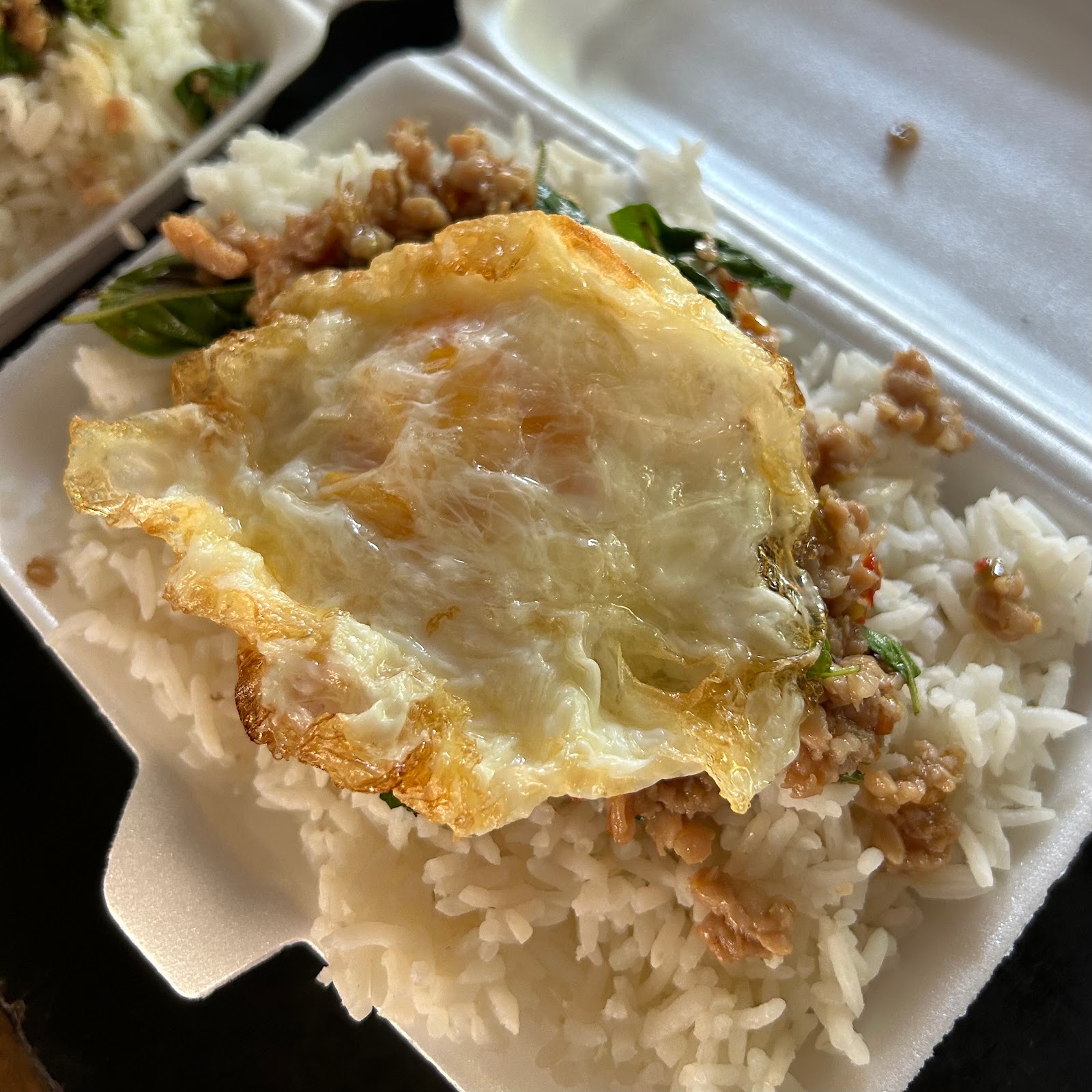 Khun Yu, A la Carte, Nong Khaem