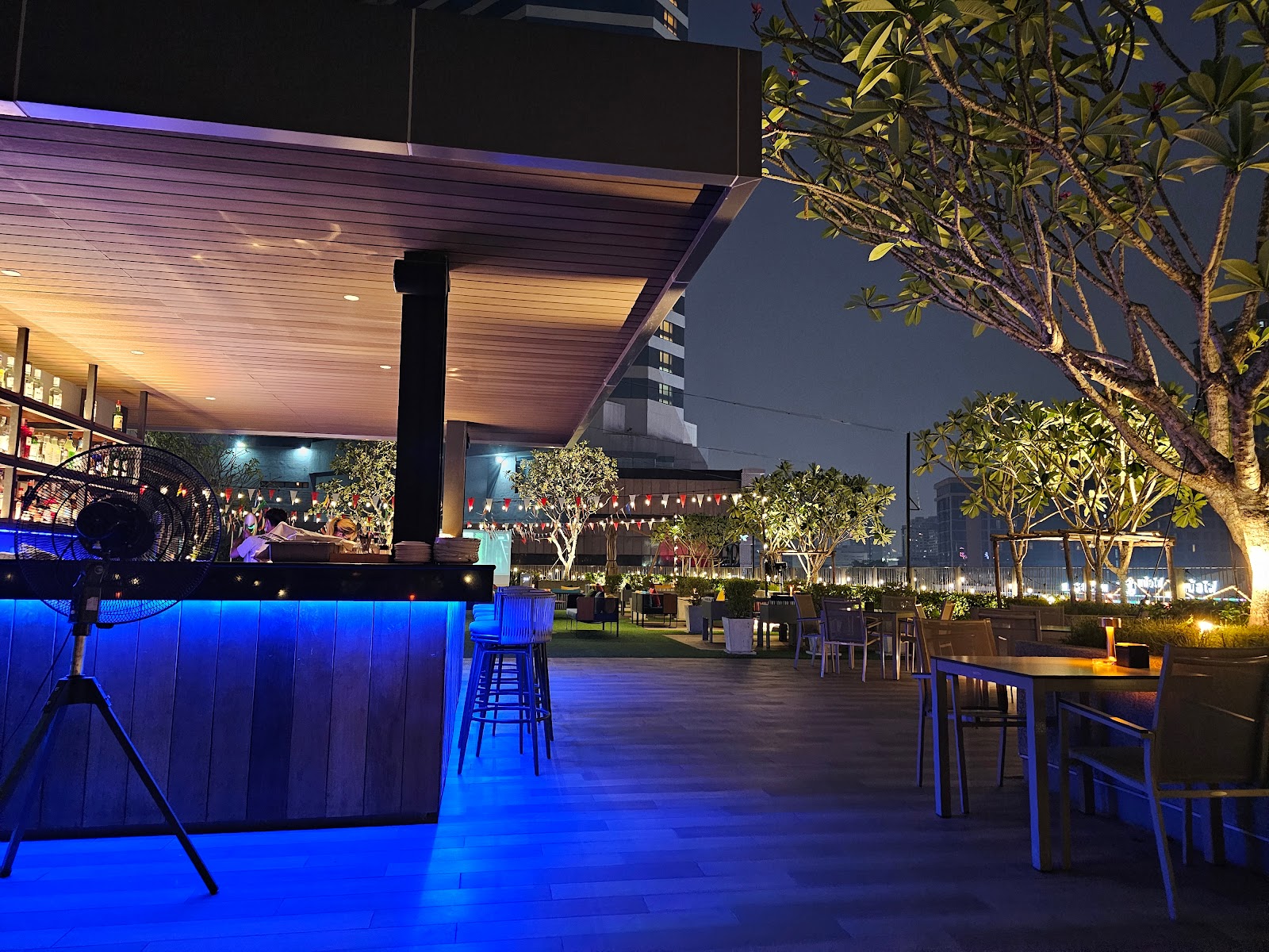 212 Rooftop Bar