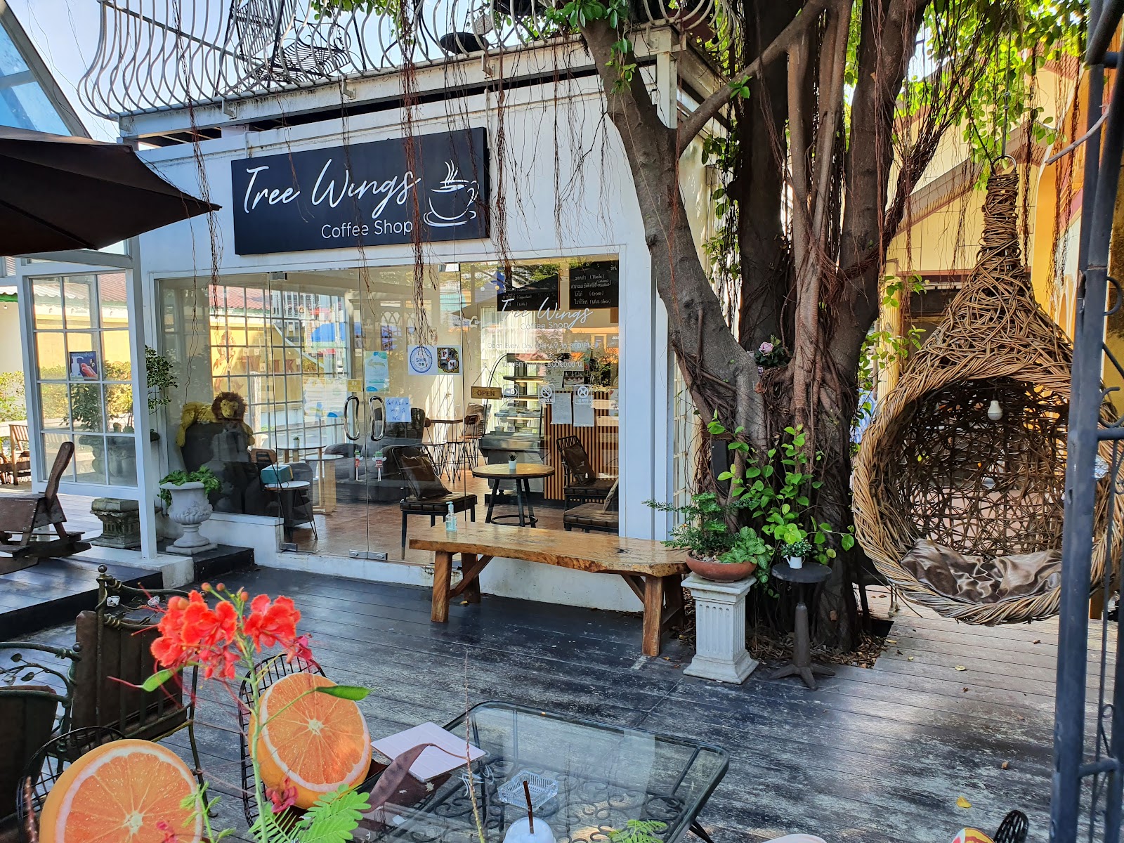 Tree Wings Coffee Shop