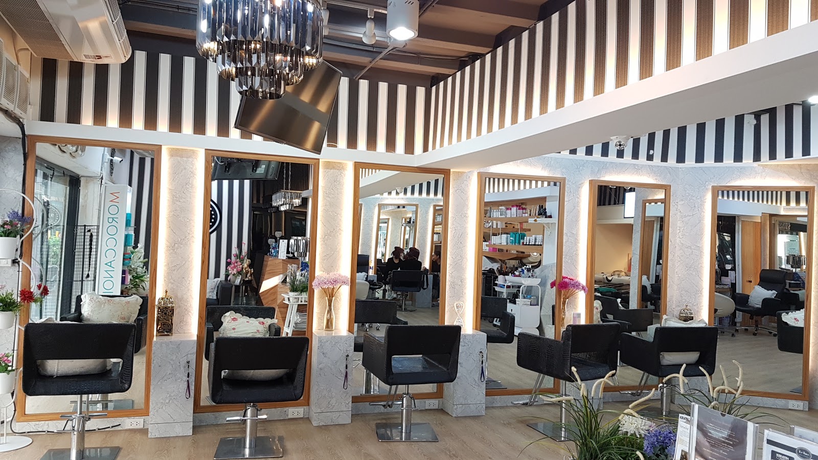 De&#8217;juice Hair Stylist Siam Scala (Siam Square Soi 1)