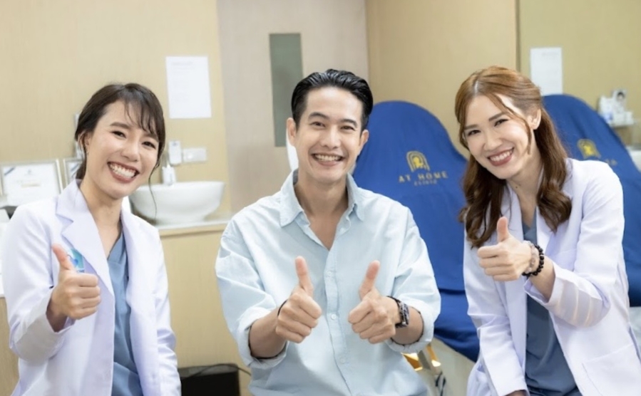 Dermatological and aesthetic Botox filler at home clinic Ultraformer Oligio adjusts the shape of the face