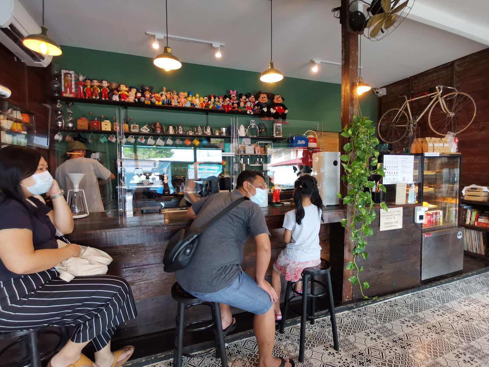 HONEY BROWN Cafe’ Roaster & Private Bar Beer Craft