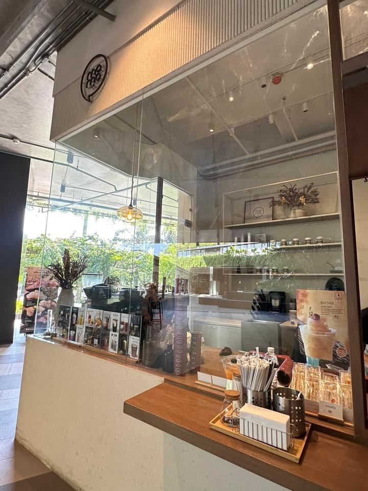 Mama Cafe 111 Praditmanutham