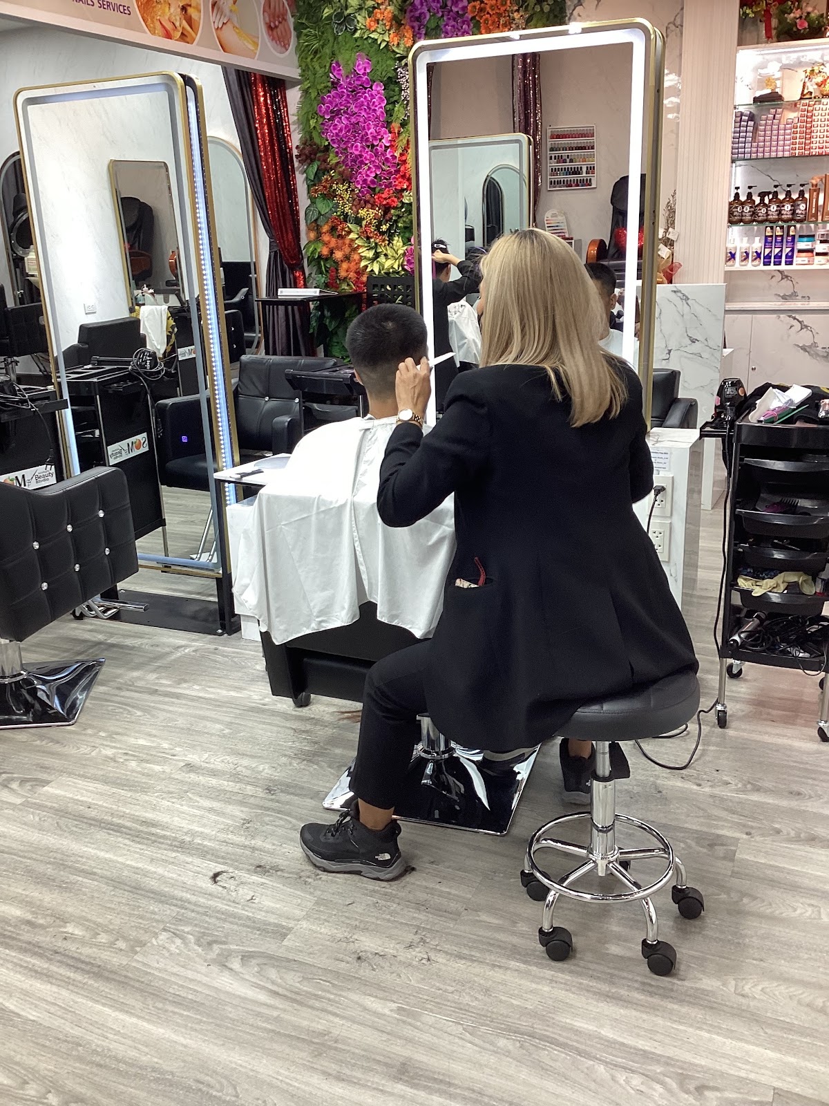 Som Beauty Studio (MBK, 5th floor, Zone C)