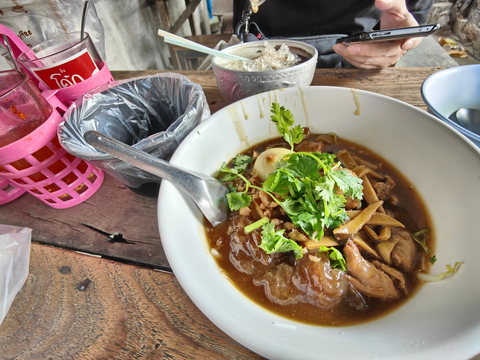 Fish Mall Soup & Cola Shop – Talat Phlu Station