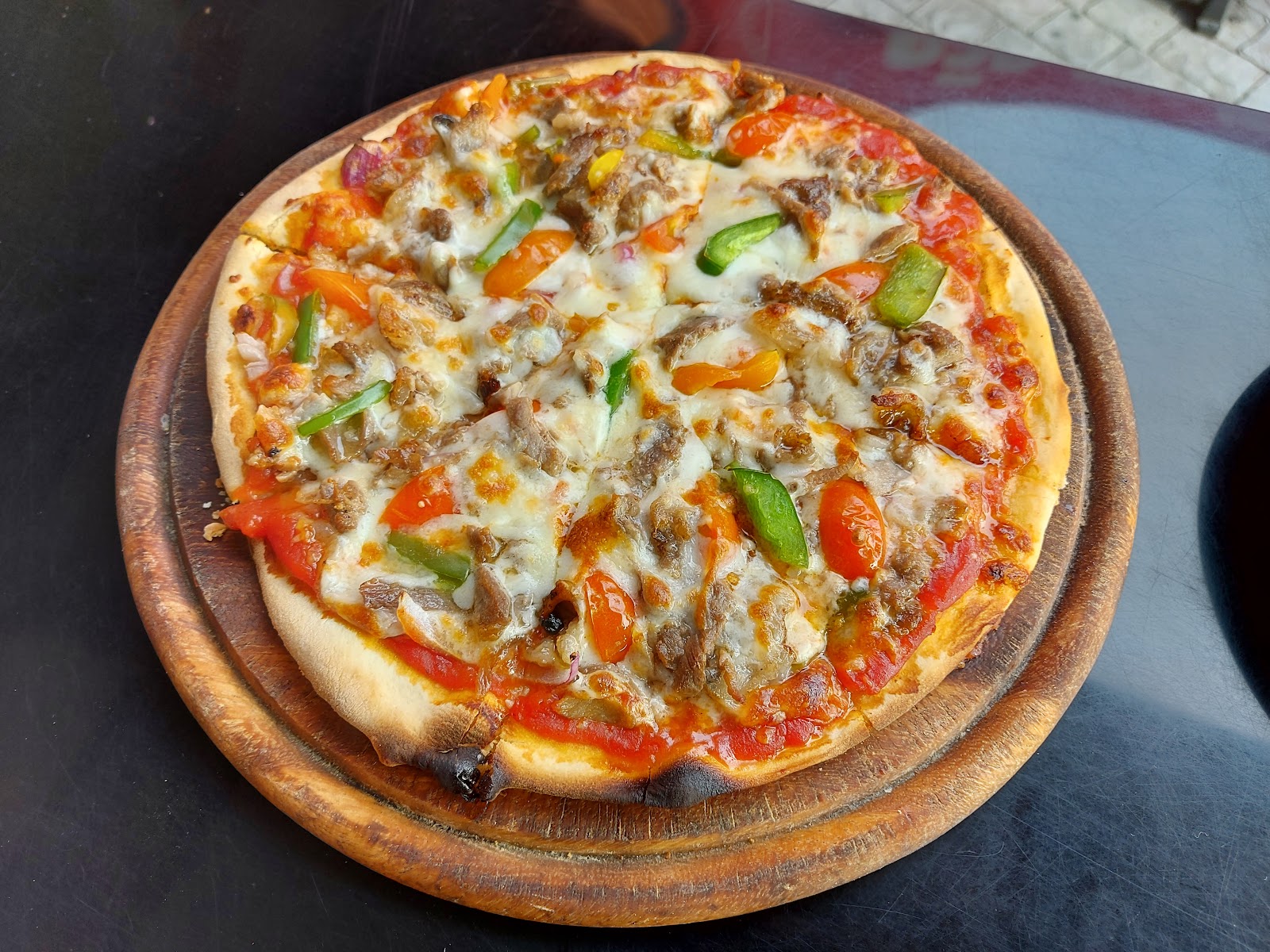 ROYAL PIZZA Metrotown