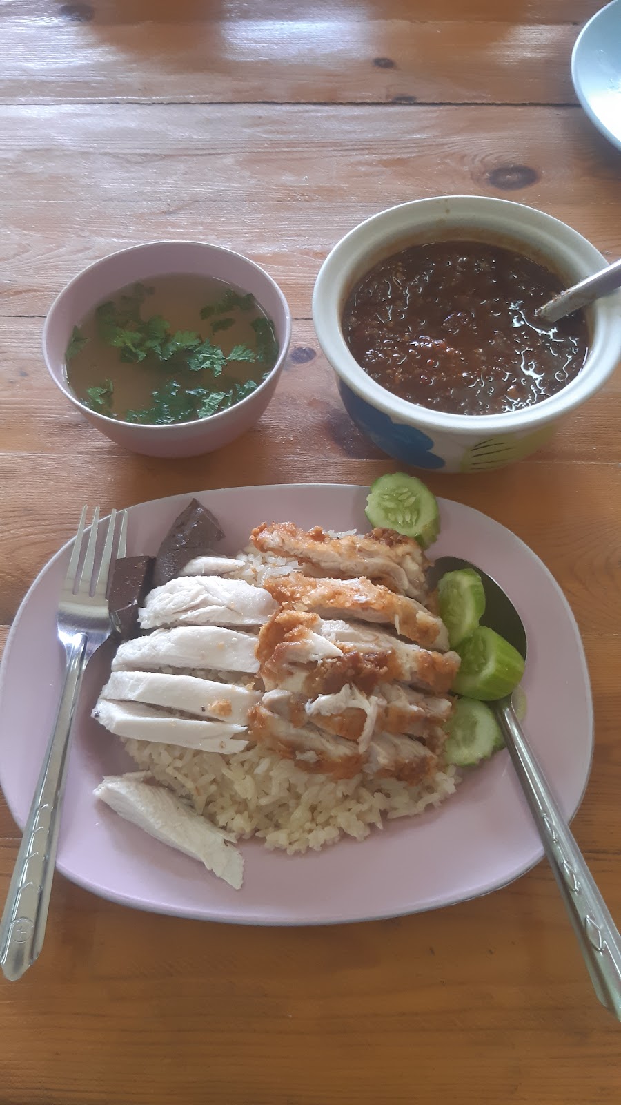 Hear Tam, delicious steamed chicken rice.