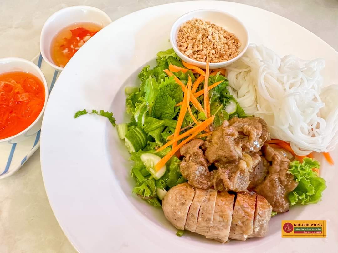 Phuwiang Kitchen Grilled Chicken x Namnung