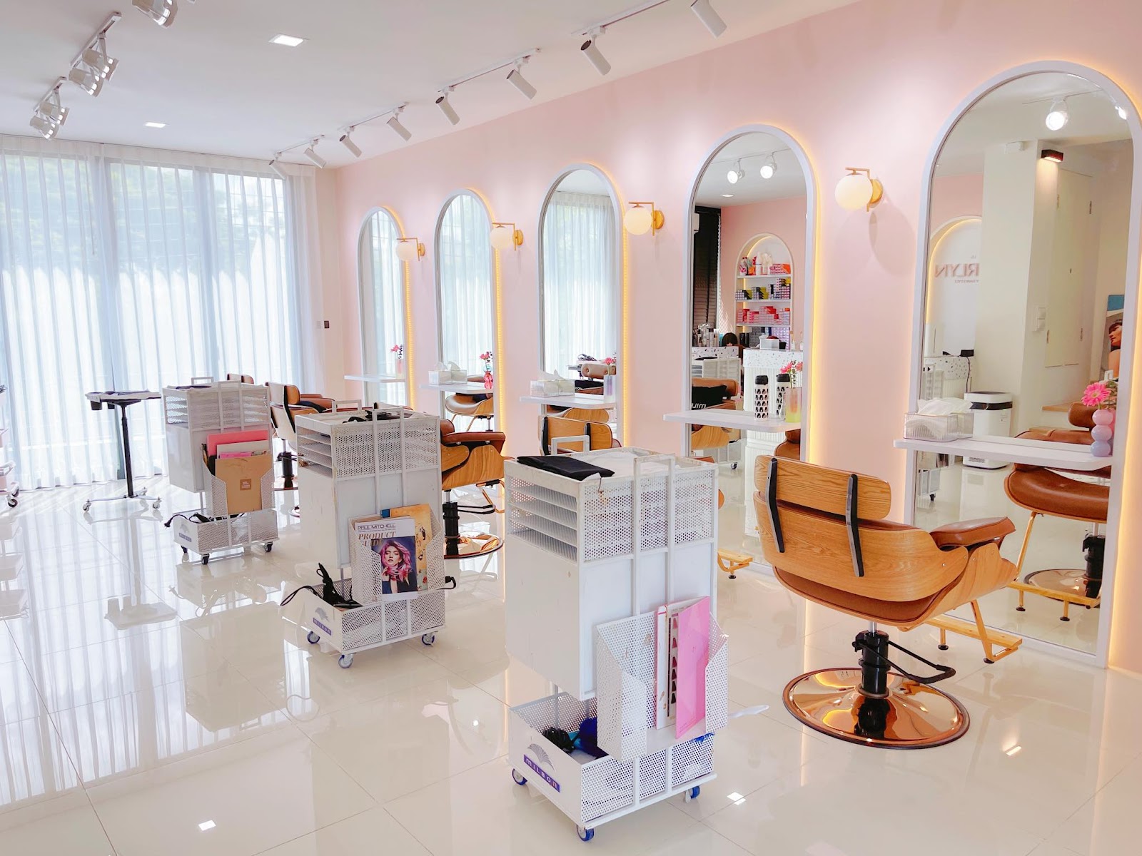 Sherlyn&#8217;s Extravagant Hairstyle