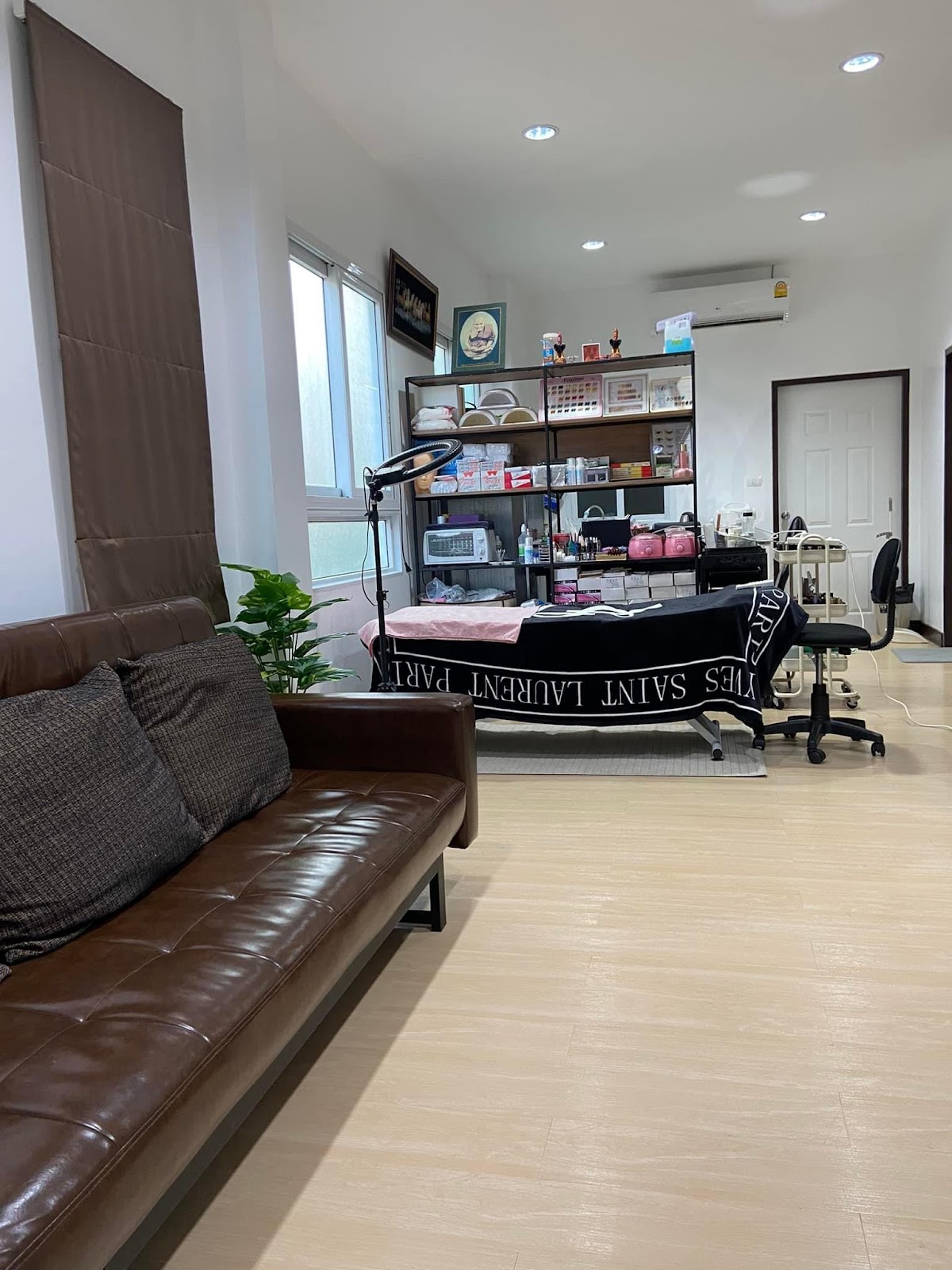 Wani Beauty House – eyebrow tattooing, lip color implants, eyelash extensions, manicures