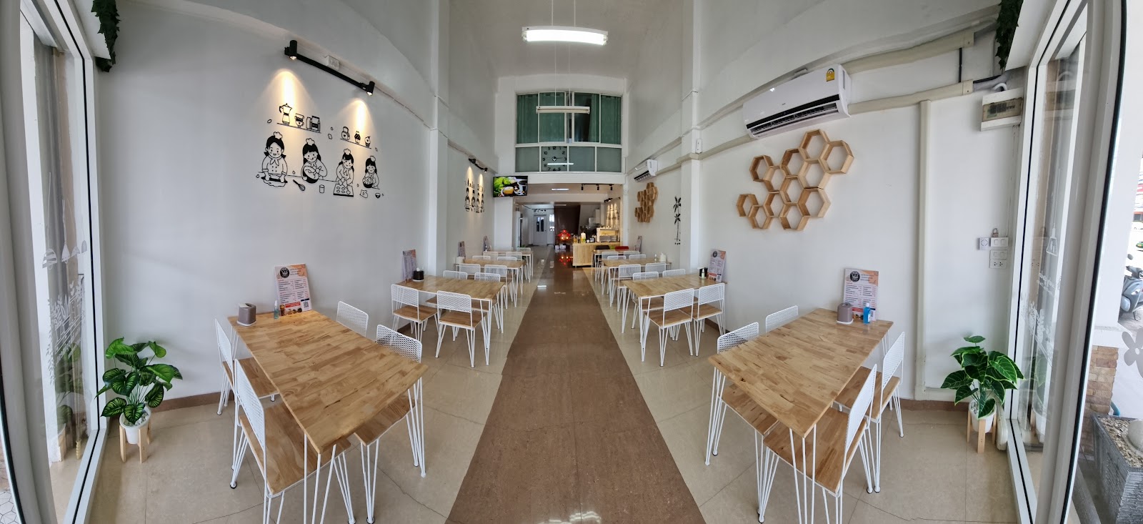 The restaurant is delicious.