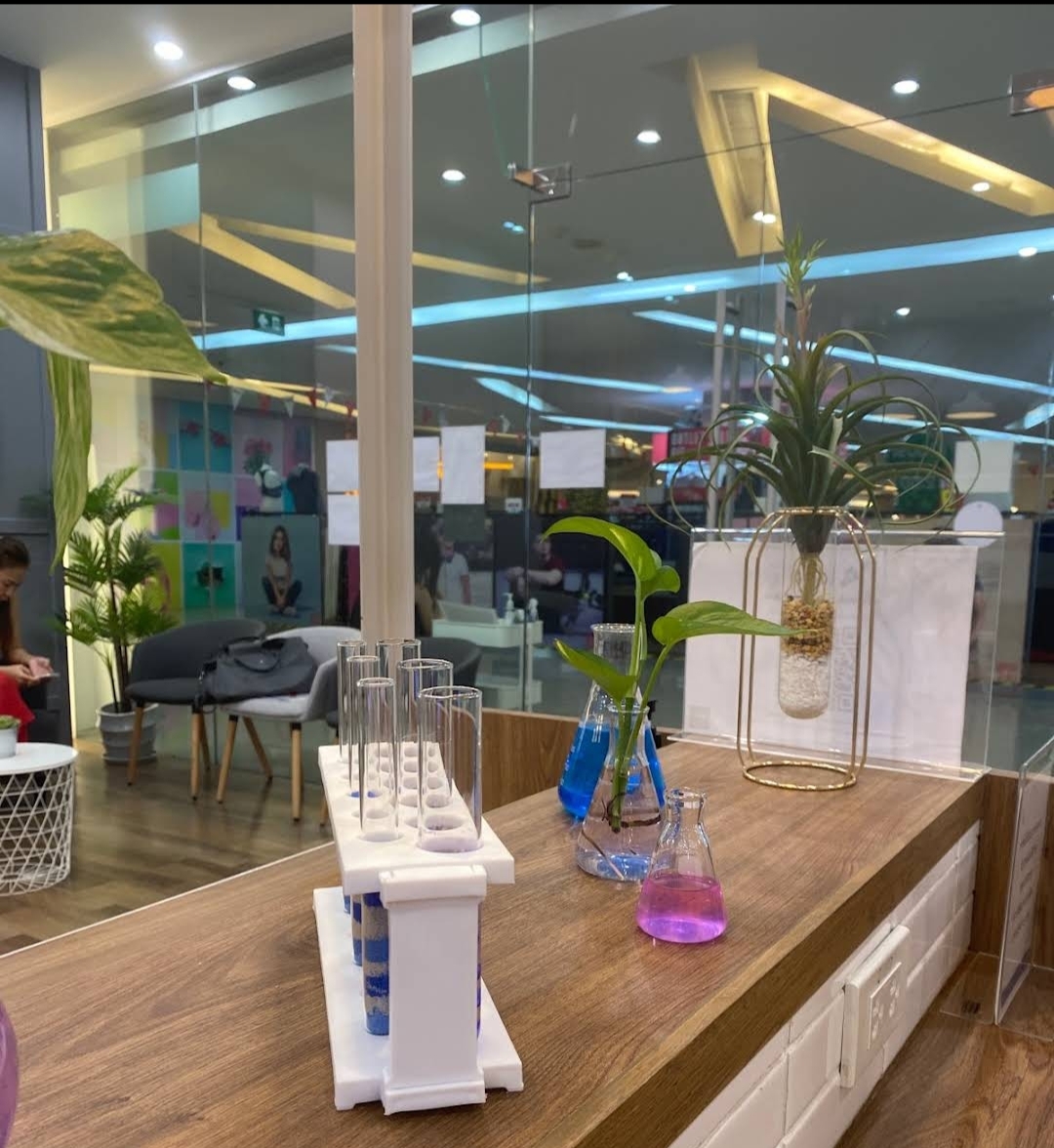 Pornkasem Clinic, Esplanade, M floor (Acne treatment clinic)