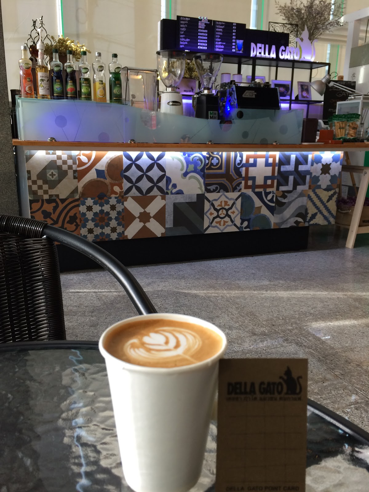 Della Gateau Coffee & Drinks