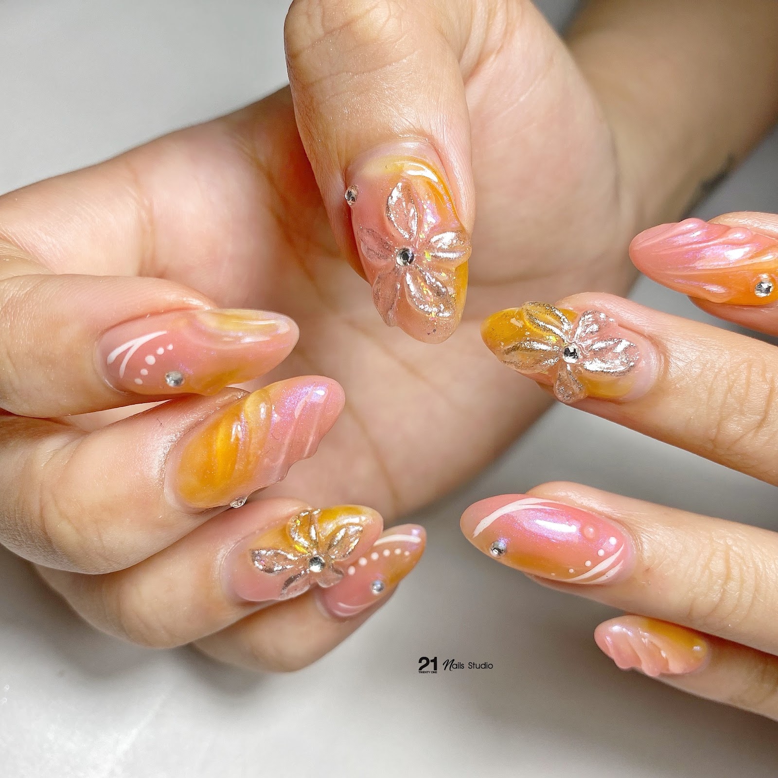 21 Nails Studio &#8211; Saimai Avenue