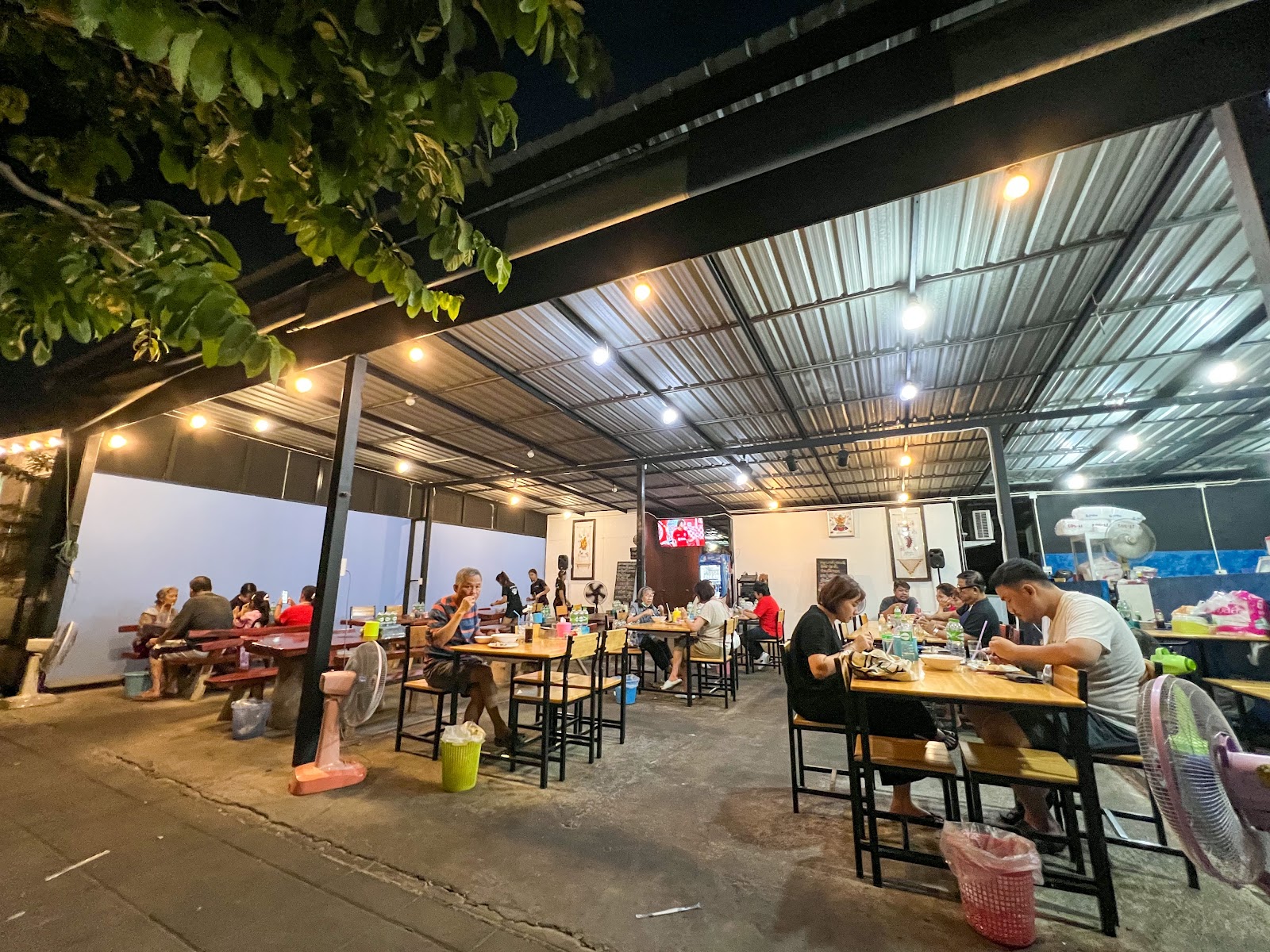 ข้าวต้มปลาชลบุรี (Chonburi fish porridge)