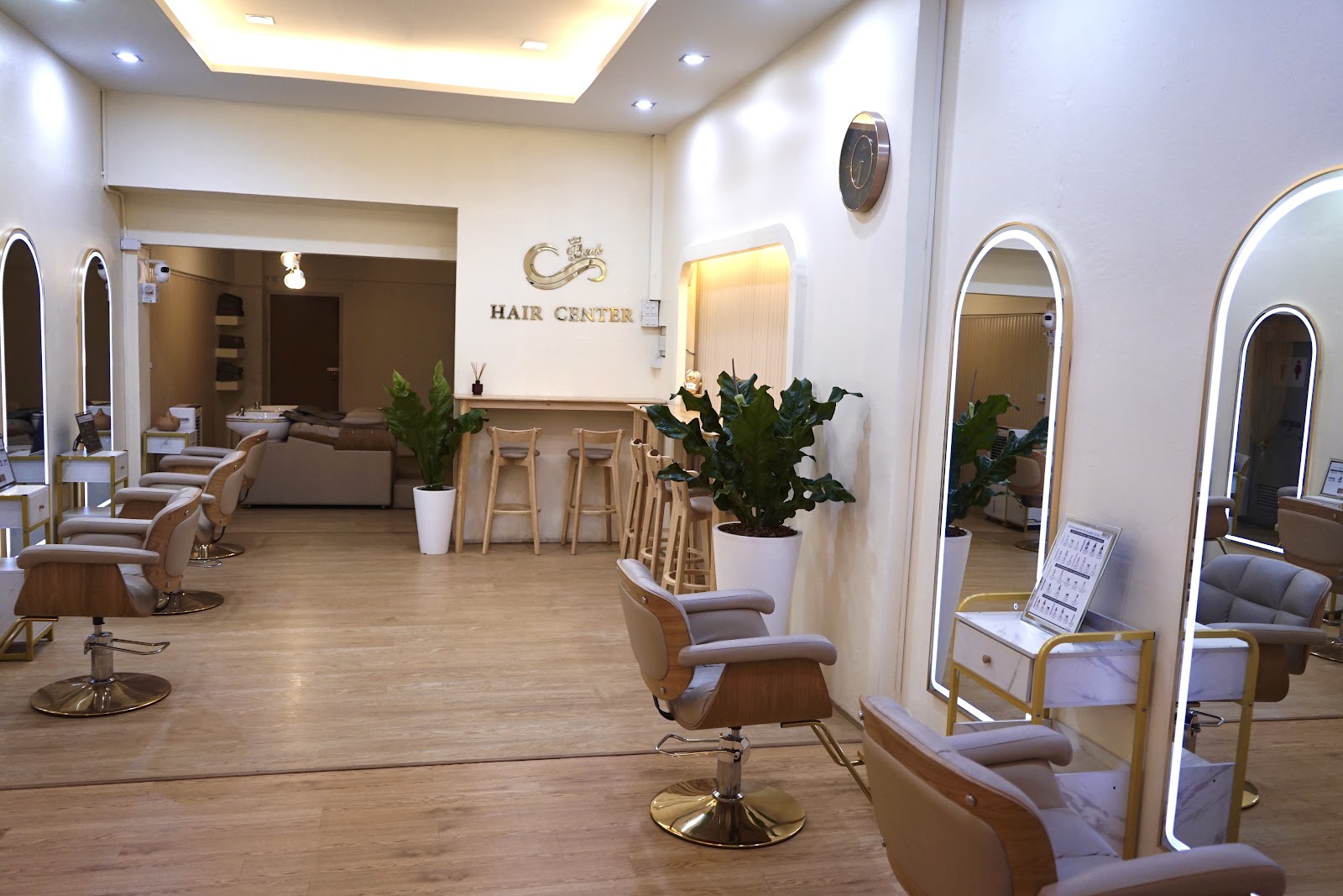 Bank Hair Center