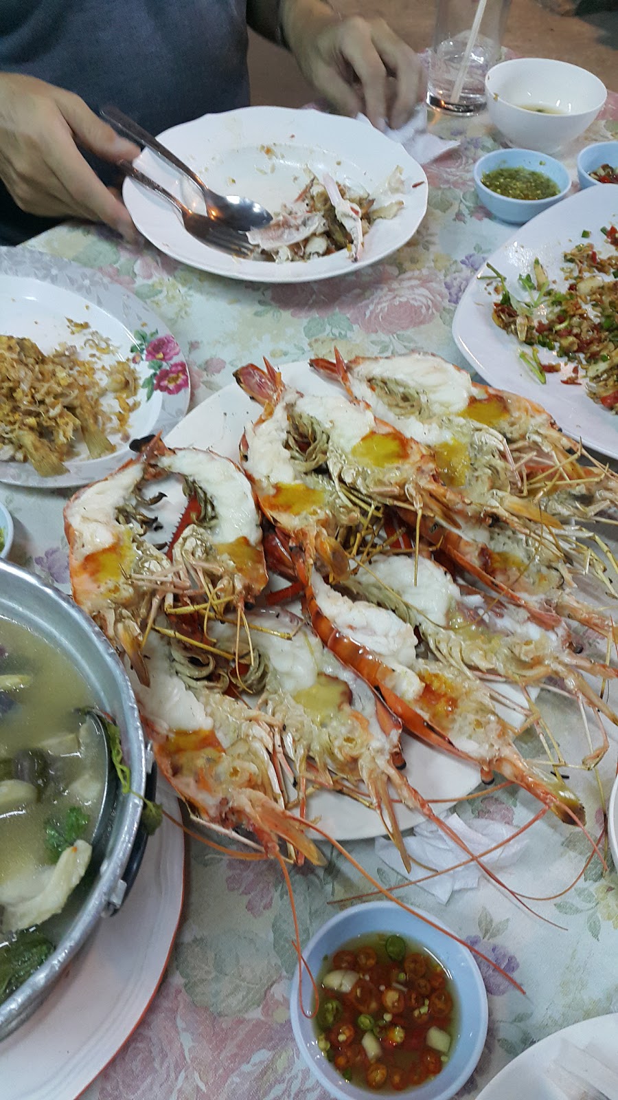 Bann Jea Yai Fish Porridge and Seafood Restaurant