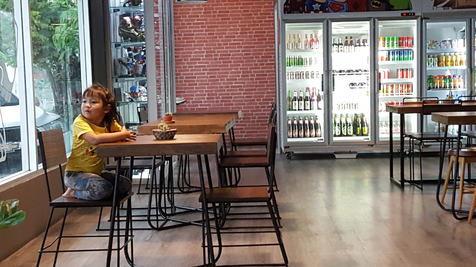 Toy Cafe &#038; Wine