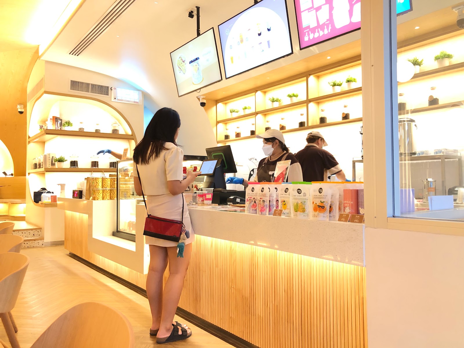 Bear House: Saimai Avenue