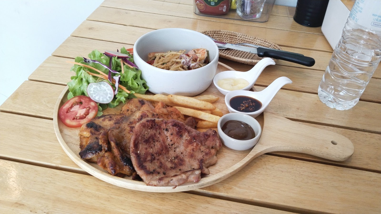 THE NICE HOUSE steak bar