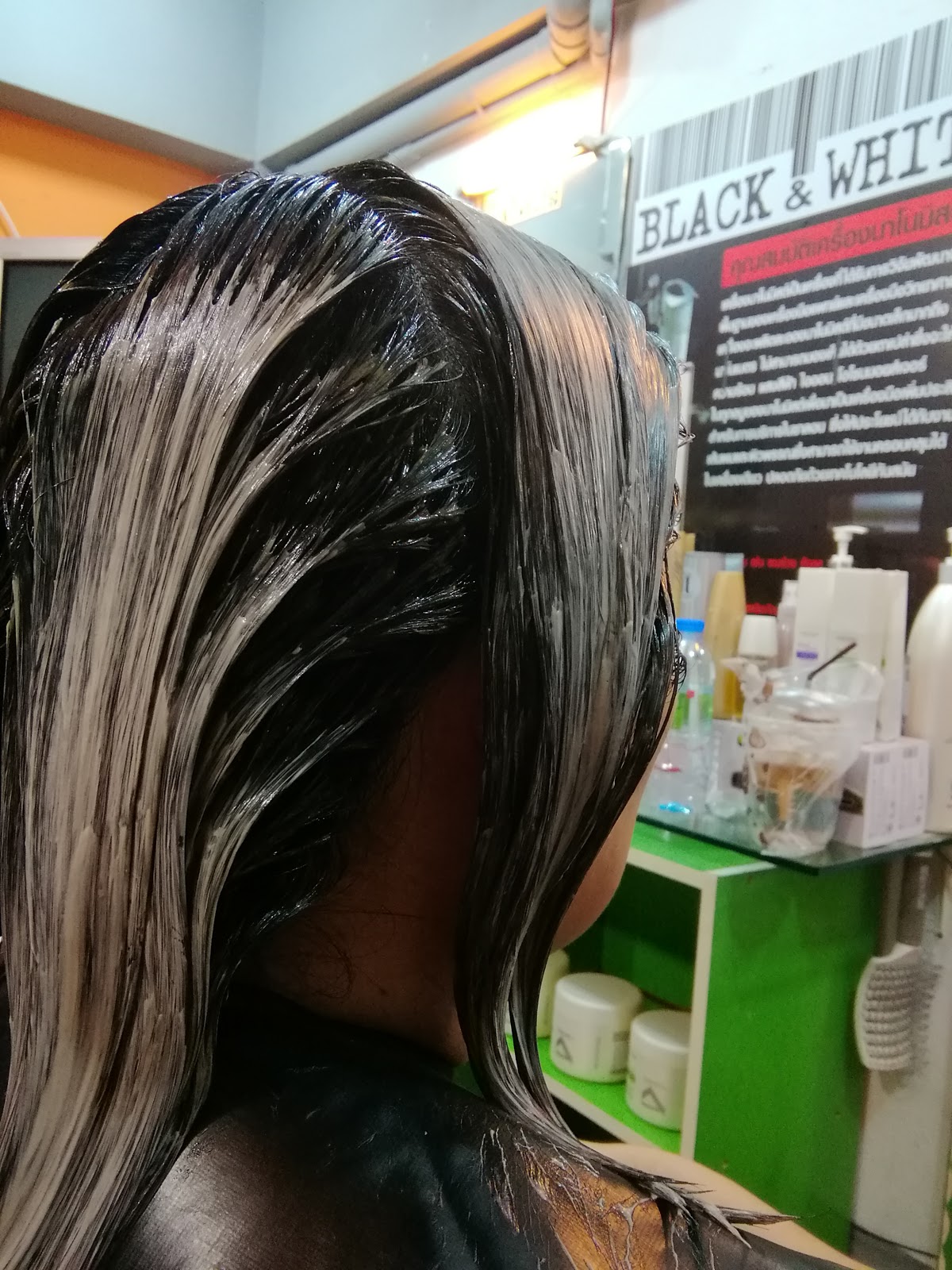 Black and White Hair Salon Saimai23