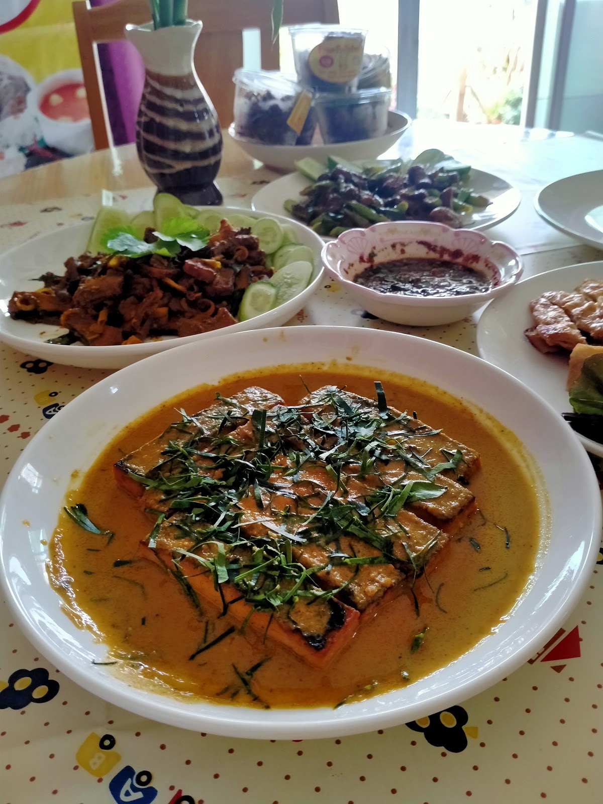 Vegetarian Restaurant Buathip Kitchen