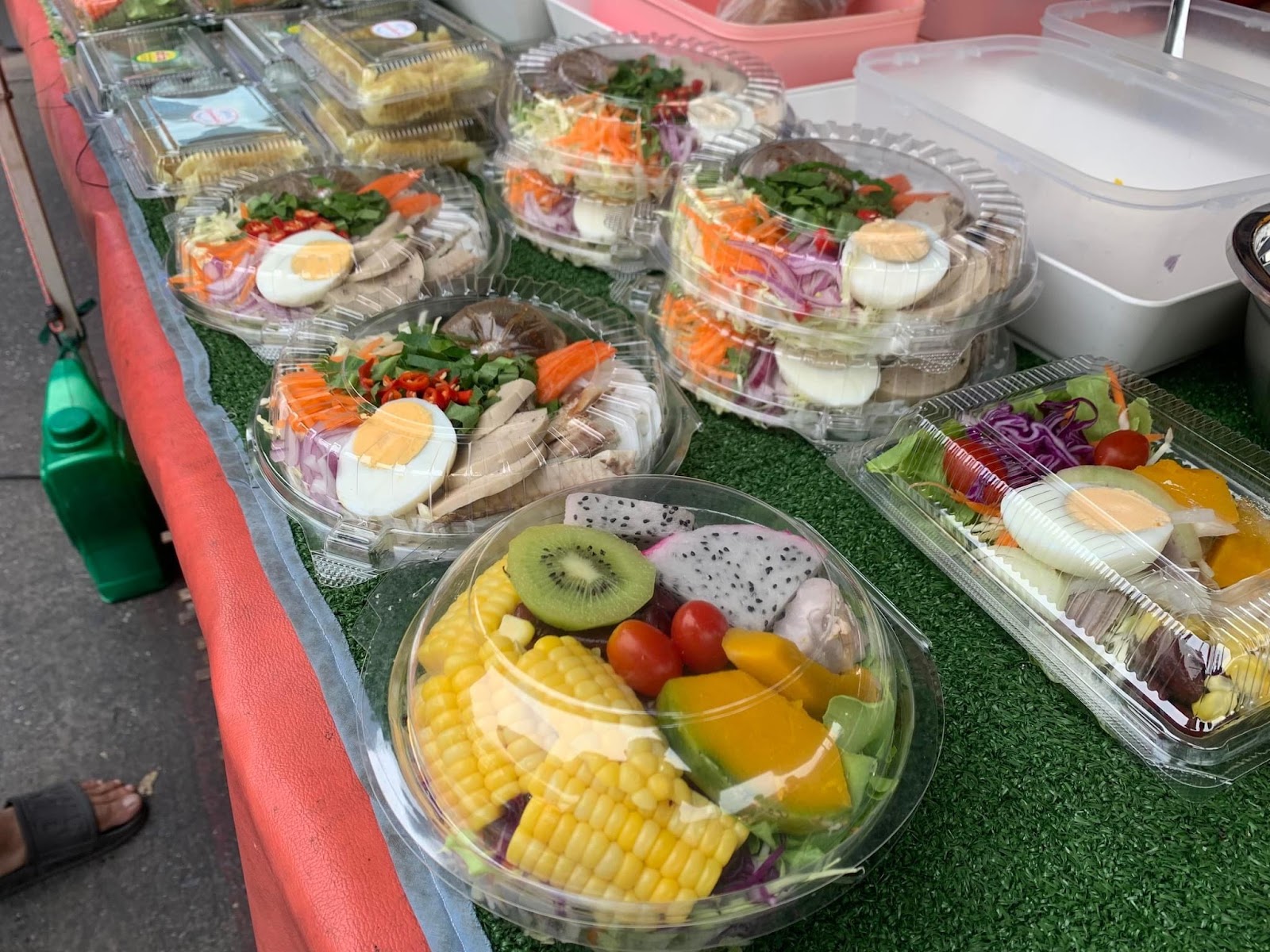 Salad roll, vegetable salad, roulade noodles (roulade roulade)