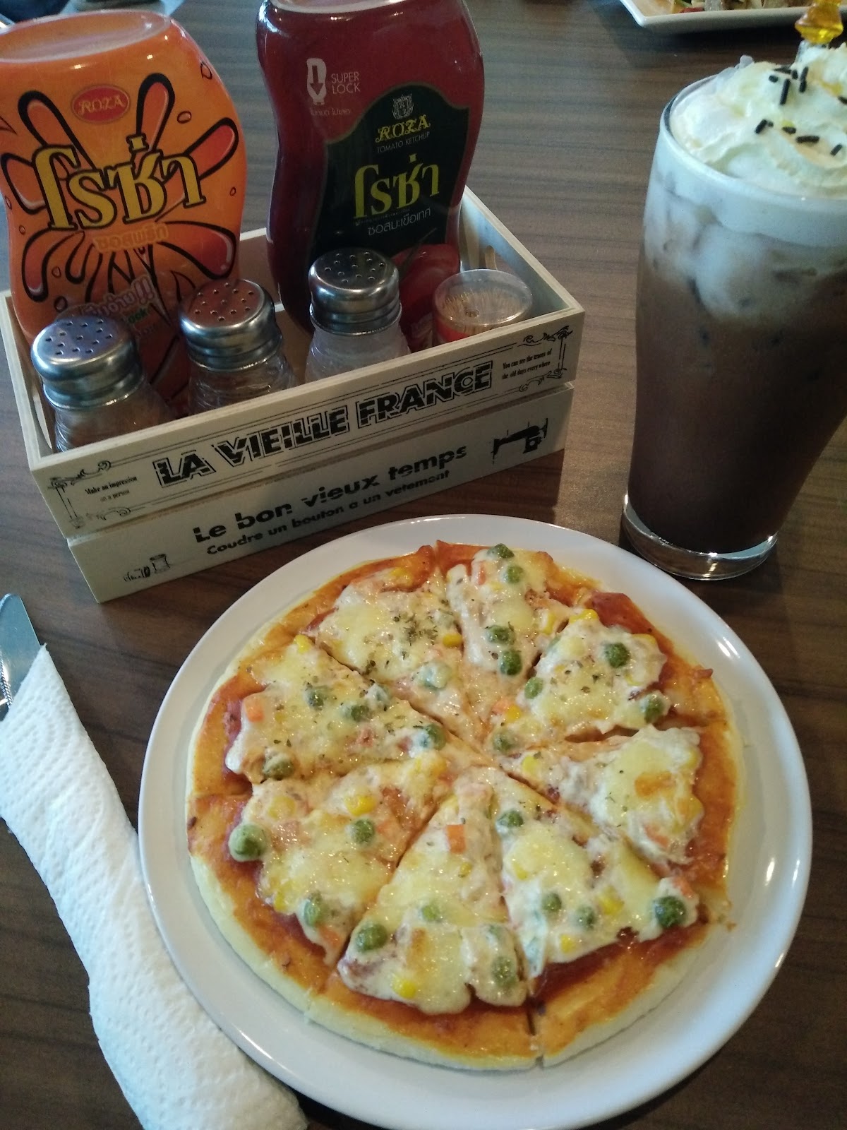 Yazee food and drinks