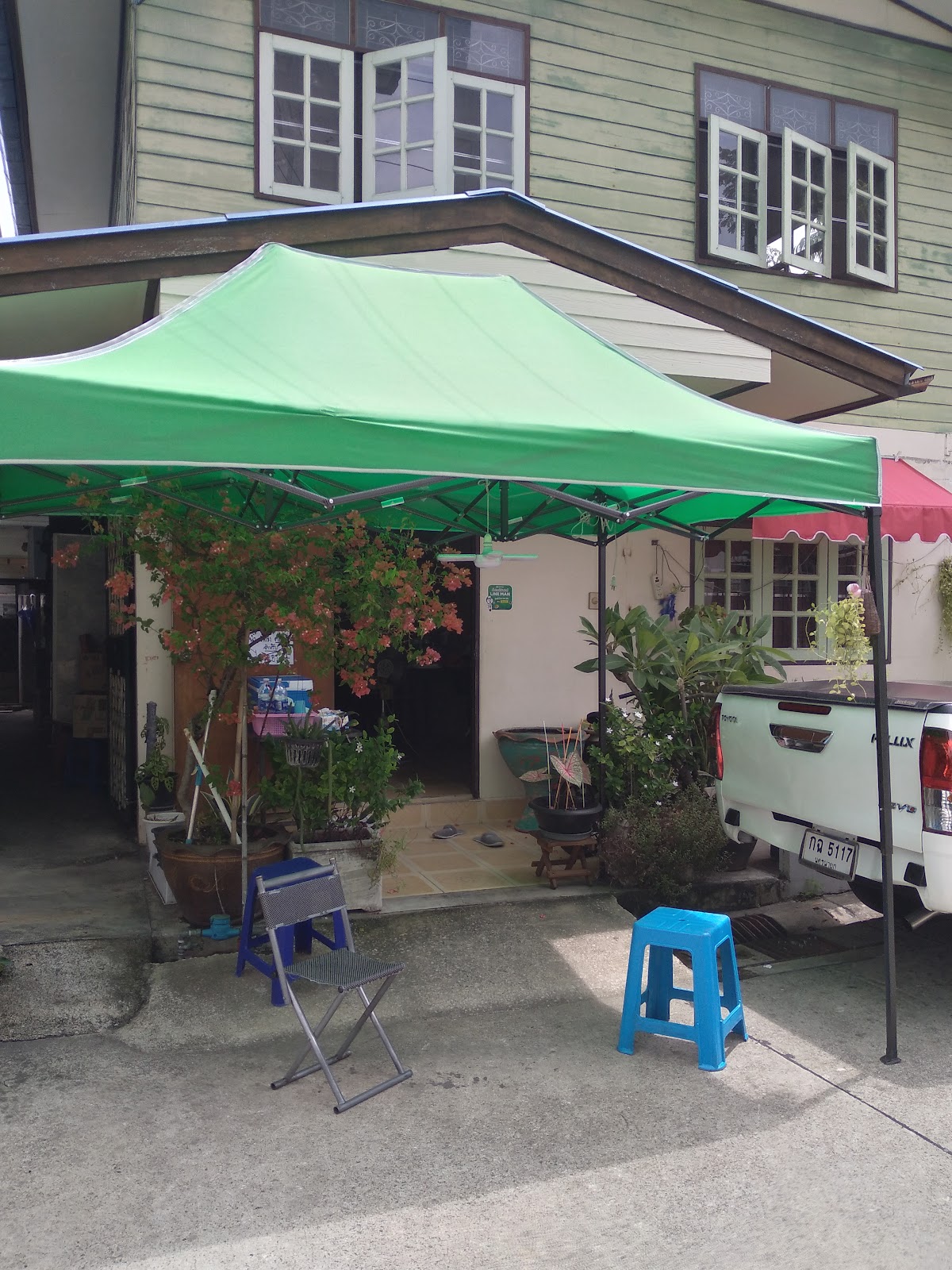 A restaurant with delicious made-to-order dishes. 56 Soi Ratchada 62, Wong sawang Subdistrict, Bang Sue District, Television 10800