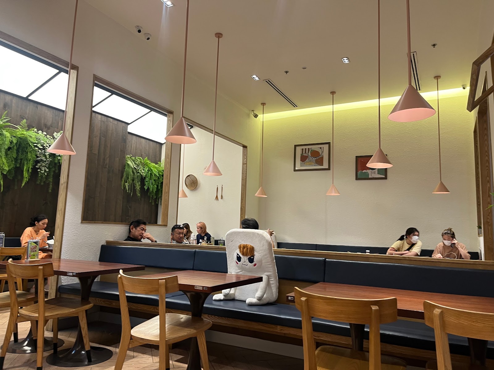 On the Table &#8211; Central Rama 9