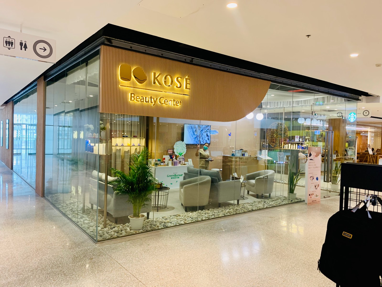 Kose Beauty Center (Central World Plaza)