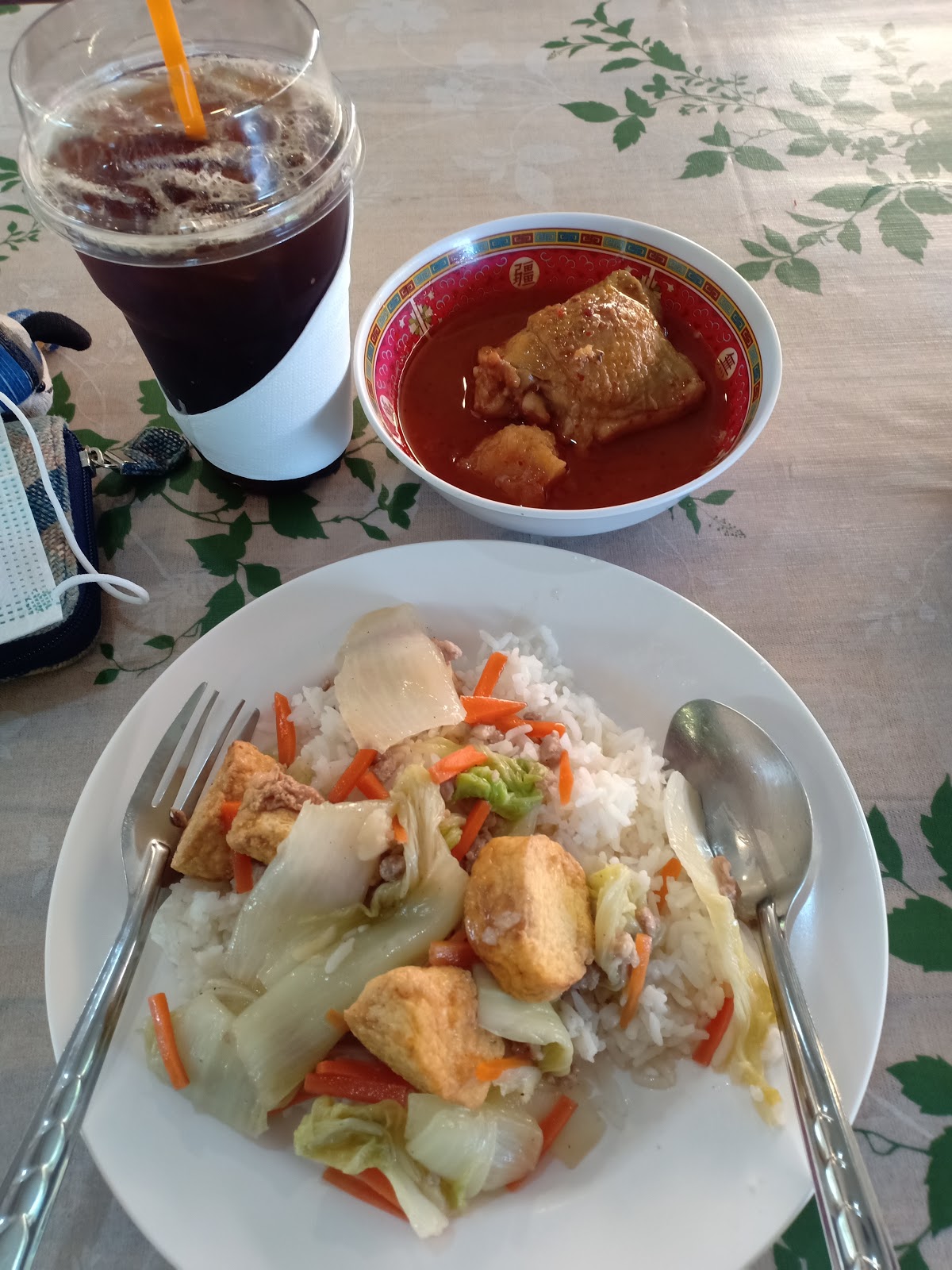 Coffee hoon and Baan Mai Tai