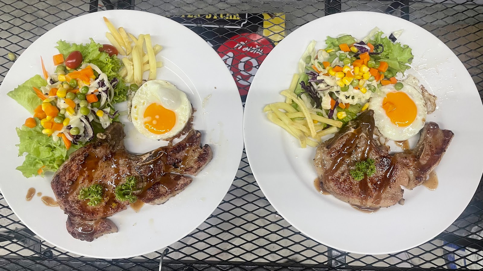 Hipster Steak, Tha Kham Branch