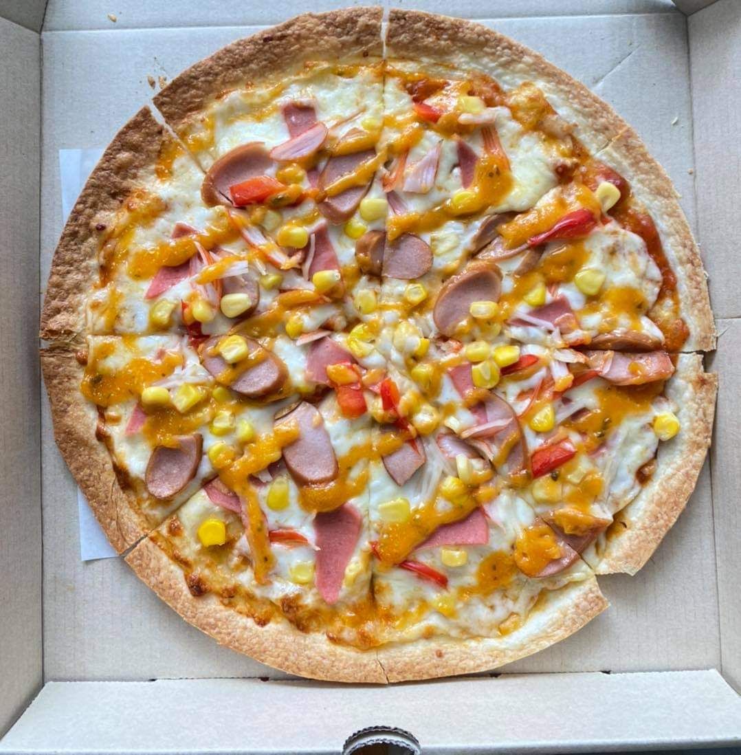 Iris Camping Pizza Halal Food