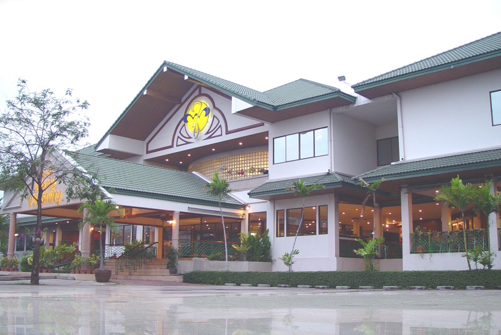 Chandolphen Restaurant Ramintra