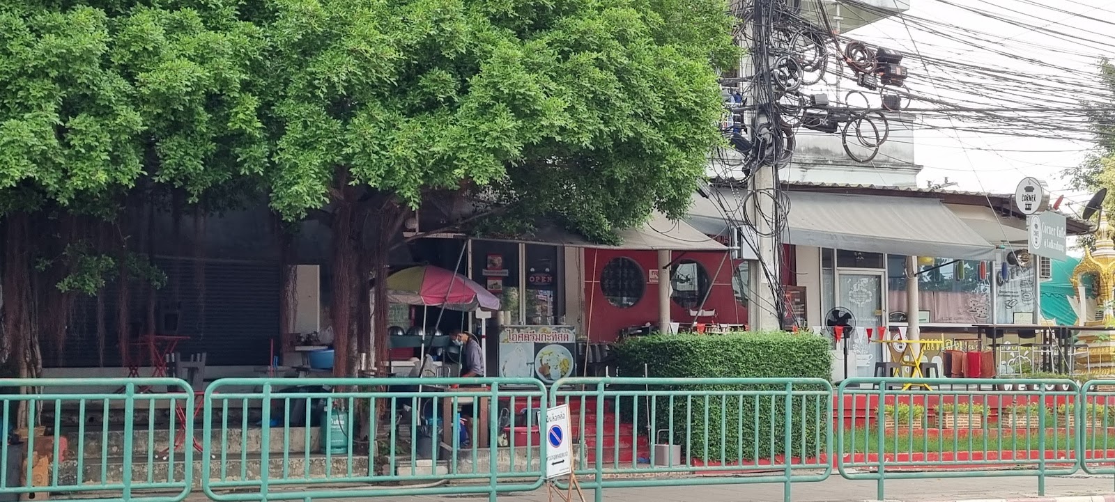 Corner Cafe in Lat Krabang