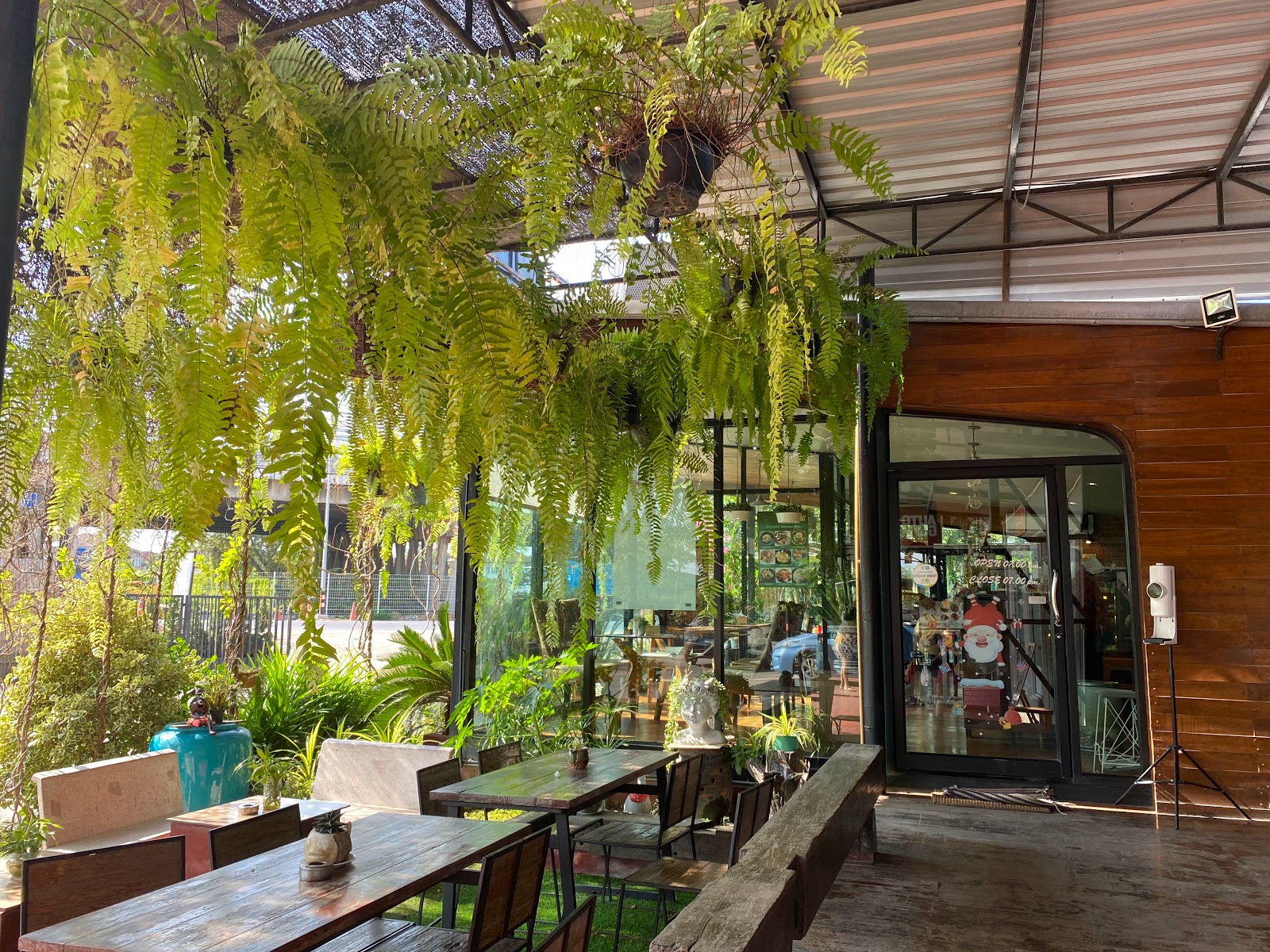 Cozy Zone along the Pracha-Uthit Expressway