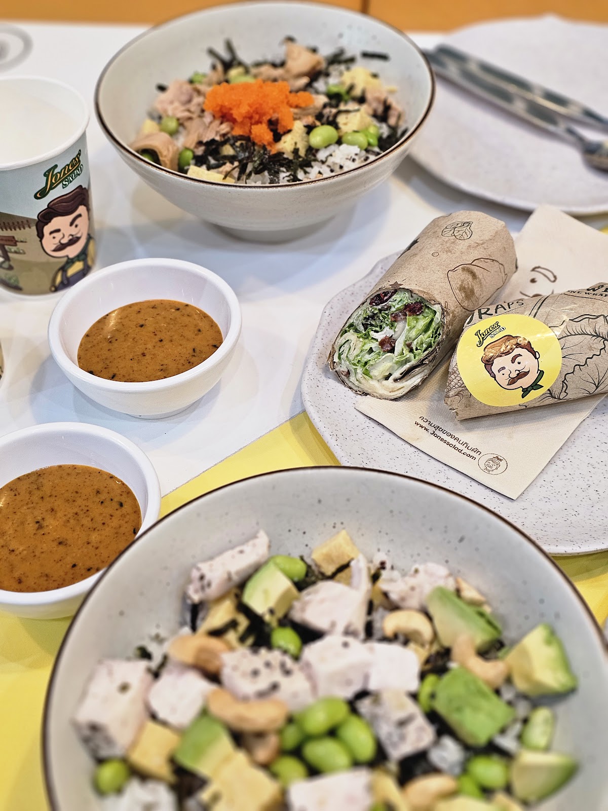 Jones Salad Bangchak Gas Station Watcharaporn Branch (Bangchak Watcharaporn Gas Station)