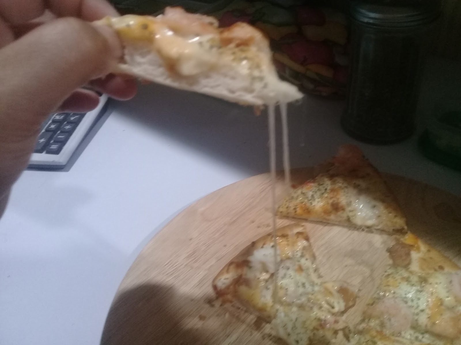 Overflowing pizza @ Tepalak