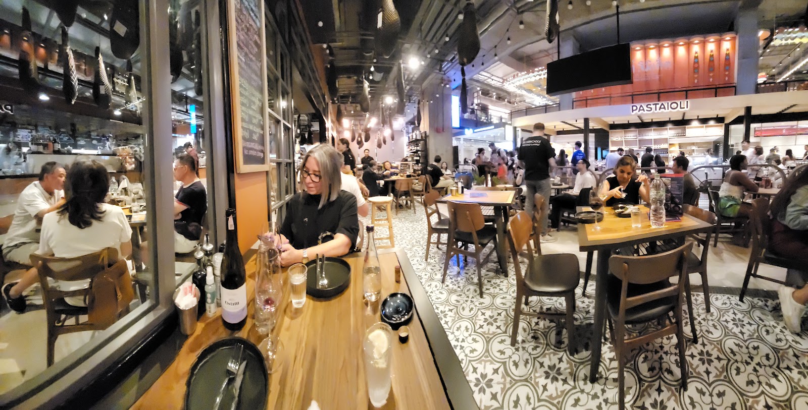 Pata Negra House by El Mercado