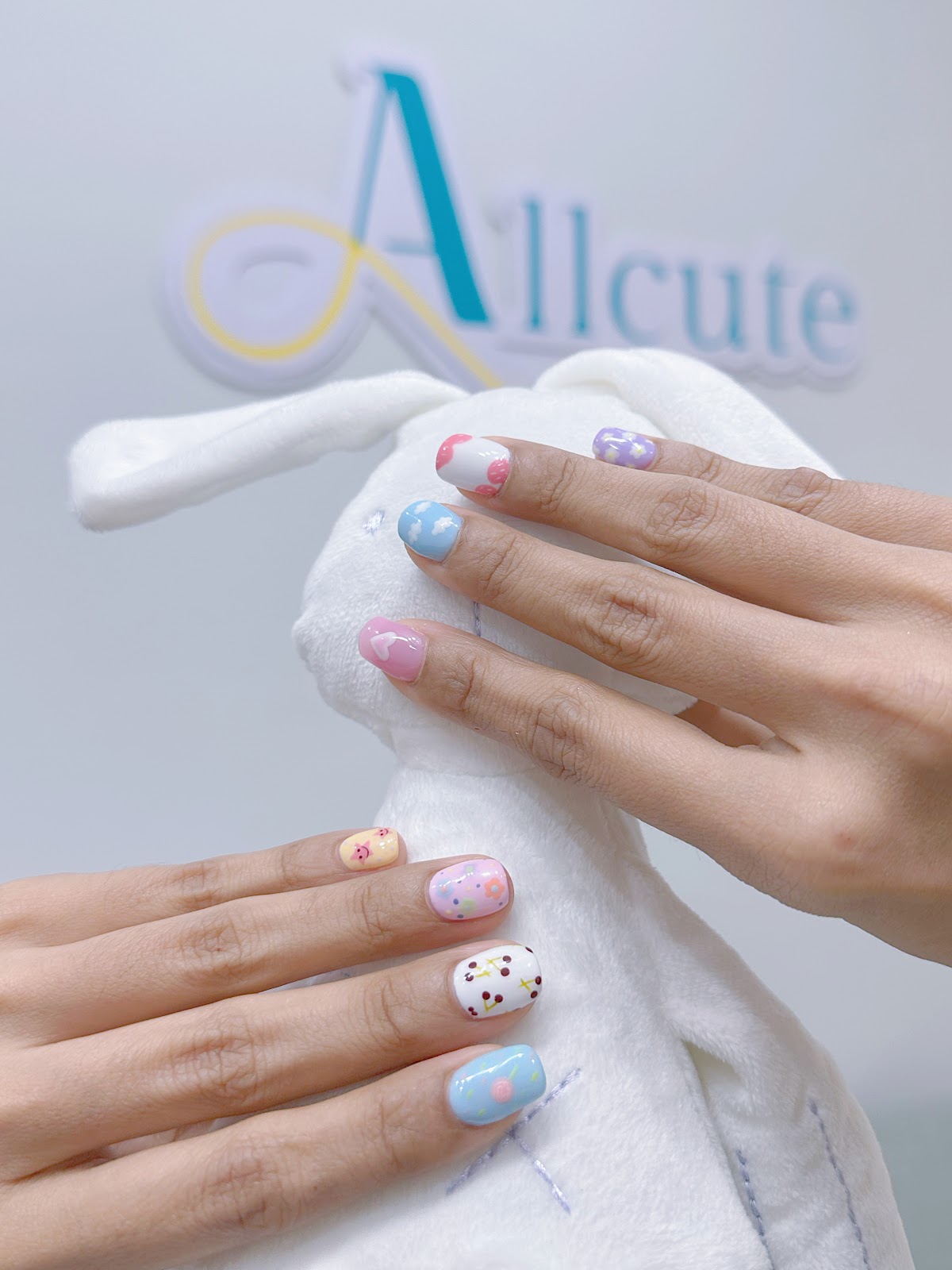 ALLCUTE (Eyebrow Manicure) Krungthep Kreeter