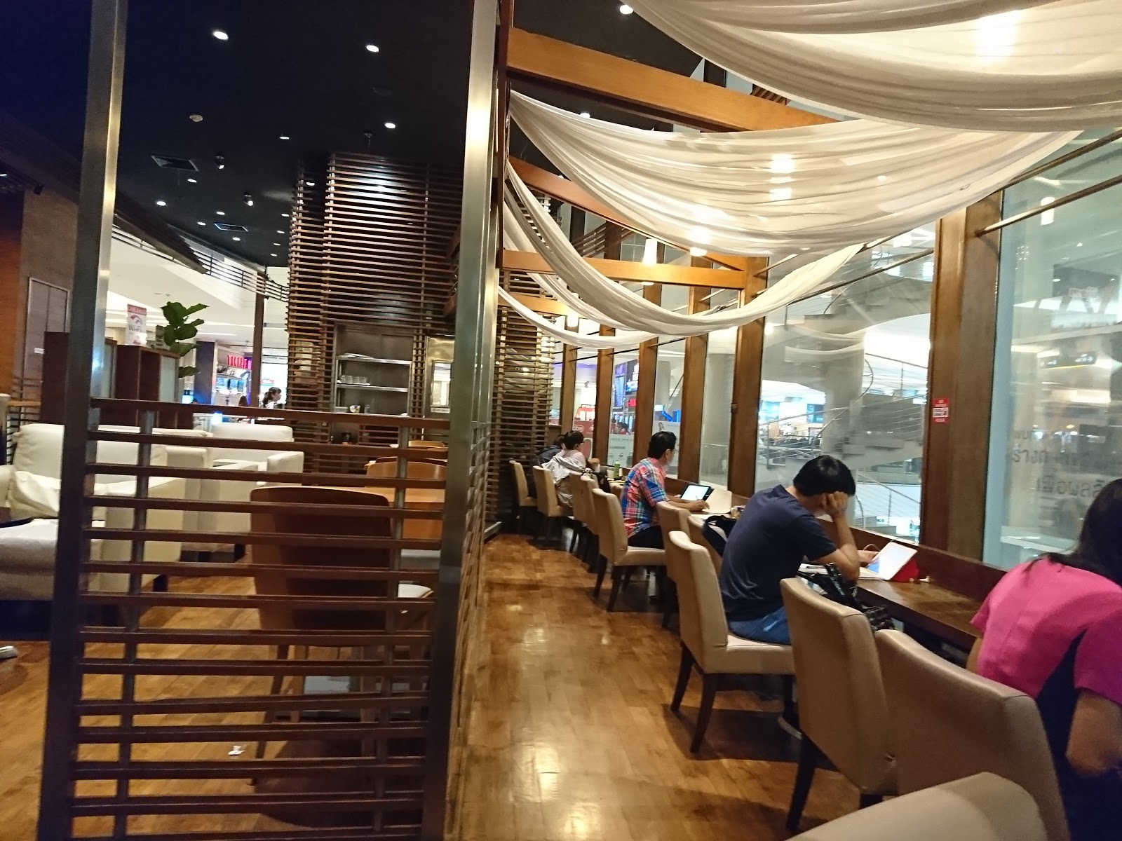 Cafe Kaldi Esplanade Ratchadapisek