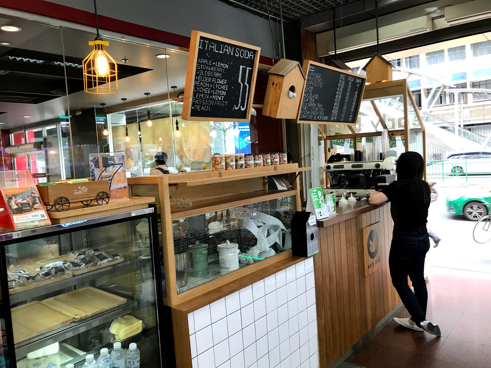 Early Bird Coffee – Chidlom BTS