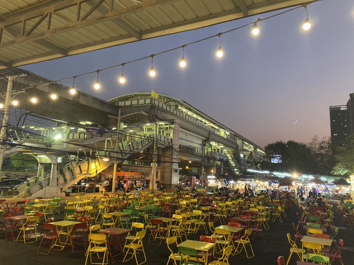 Beer Garden, Live Music, Tonsai Market |