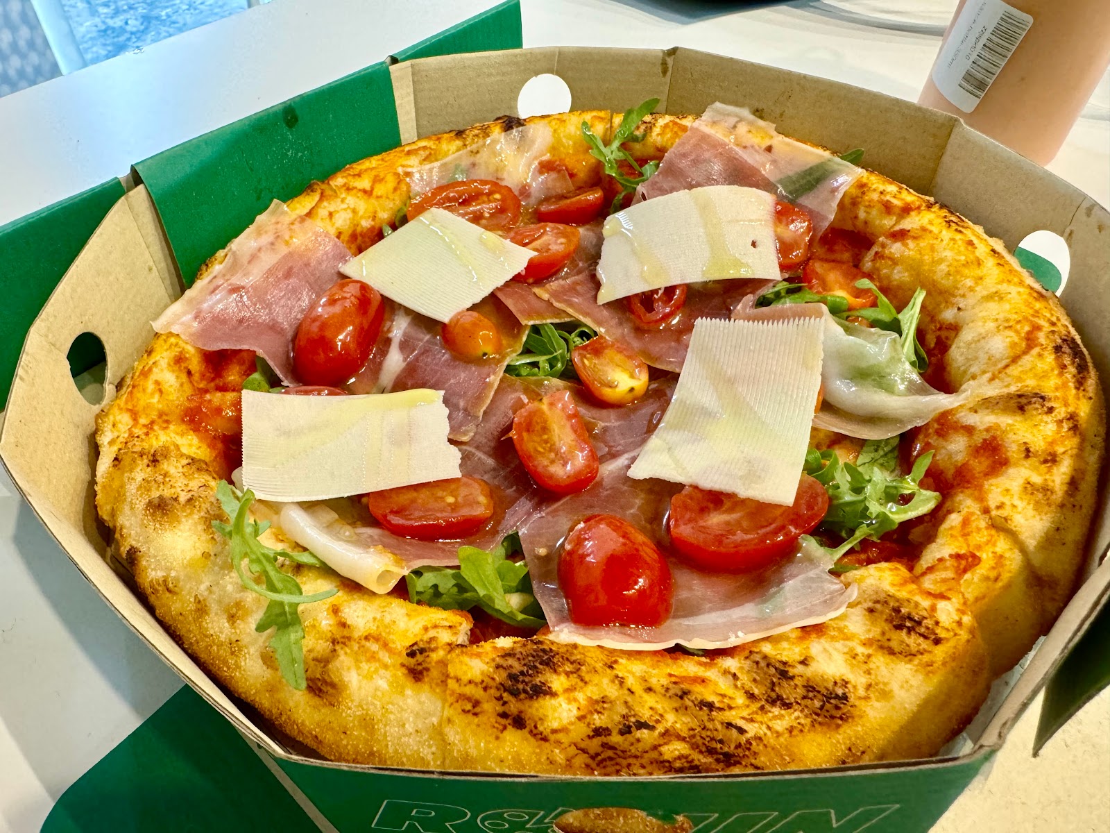 Ronin Pizza Saphan Taksin Branch