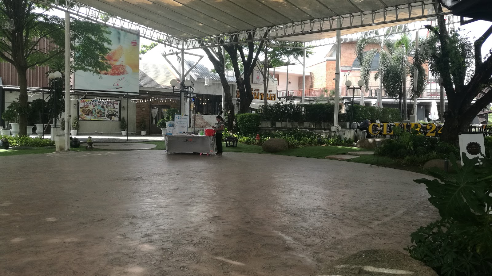 Parking Nawamin Festival Walk