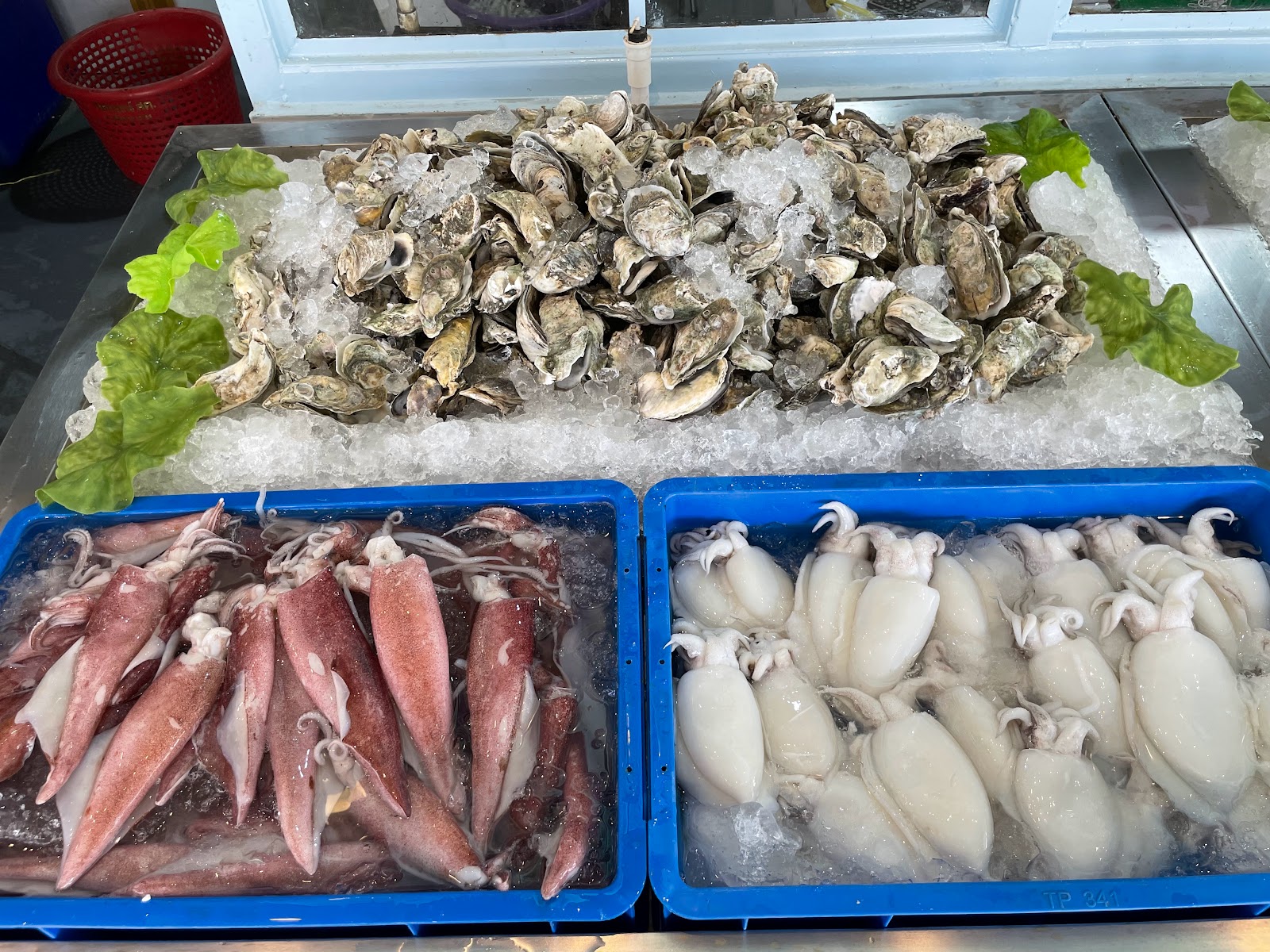 Mun Khong Seafood Buffet and Fish Market